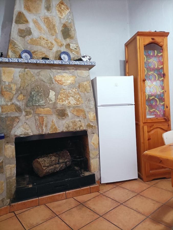 Alojamiento Familiar Con Chimenea - Alt Emporda Sant Climent Sescebes Exterior photo